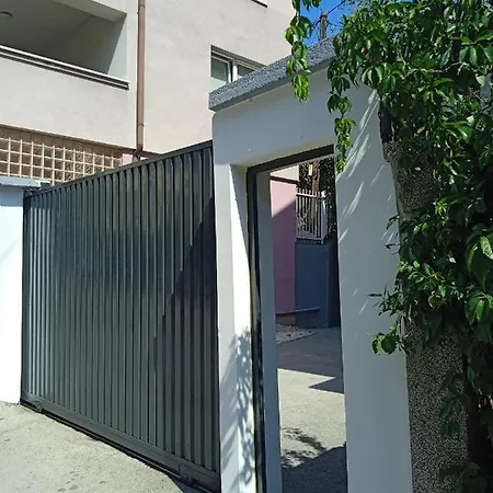 Center Luxury * サラエヴォ