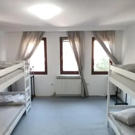 Center Luxury